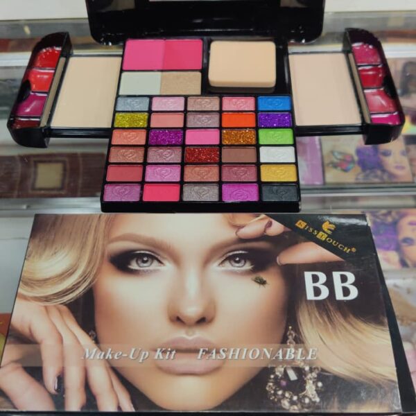 Complete make up kit